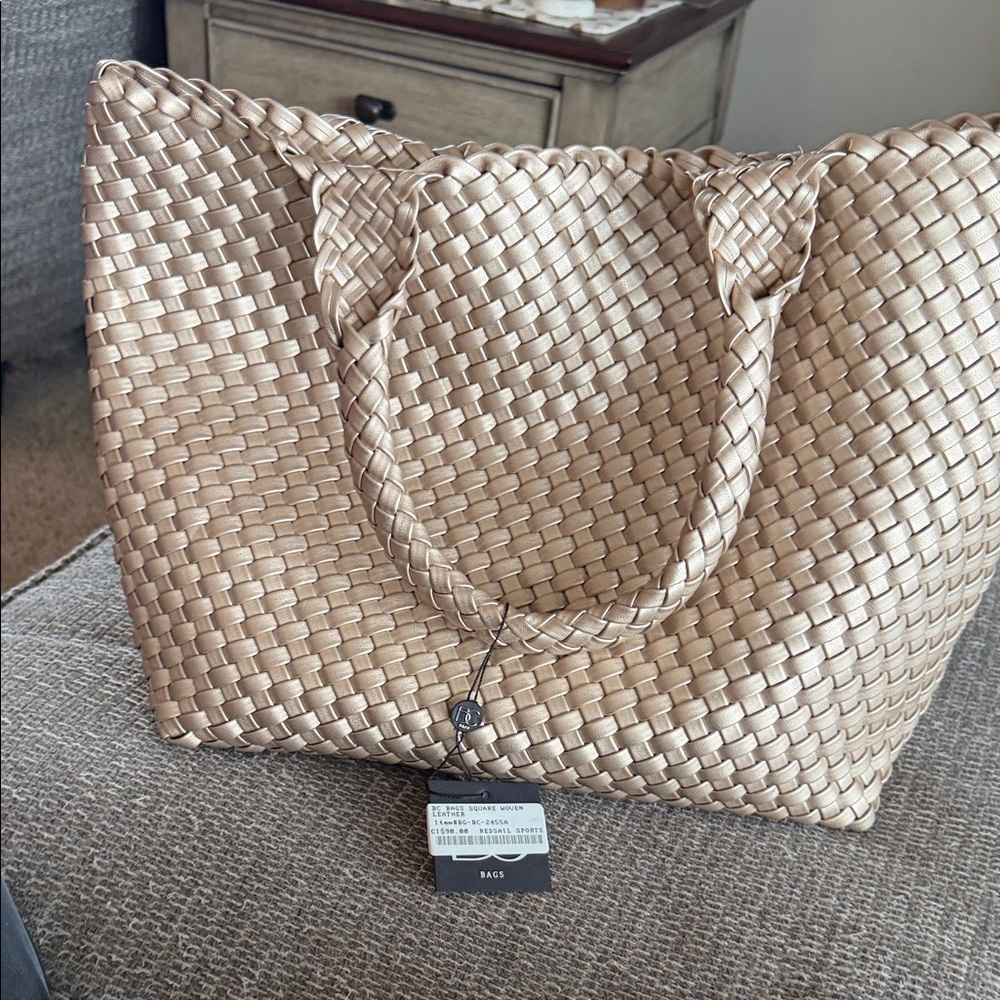 Chic Woven Tote Bag in Gold